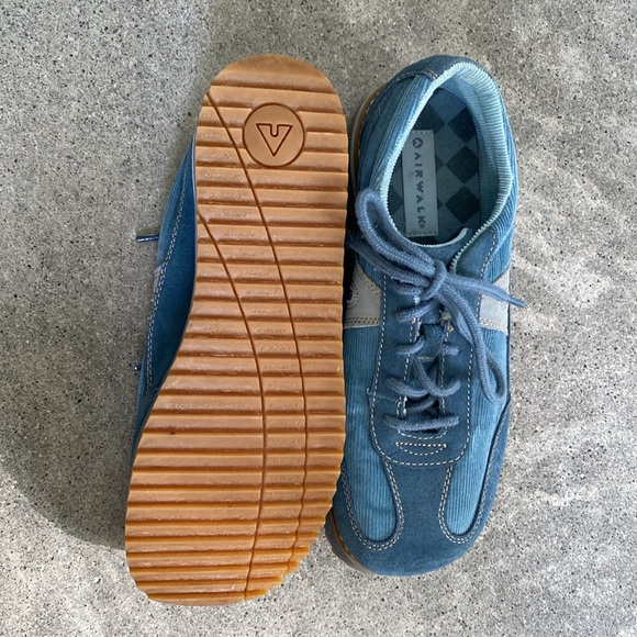 Blue Corduroy and Suede, Retro Style Air Walks Sneakers - Picture 5 of 7